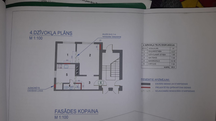 Apartment plan with 5 spaces