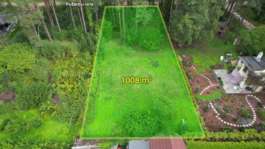 Zemes gabala platība ir 1008 kvadrātmetri 