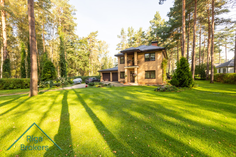 House with garages and spacious yard.