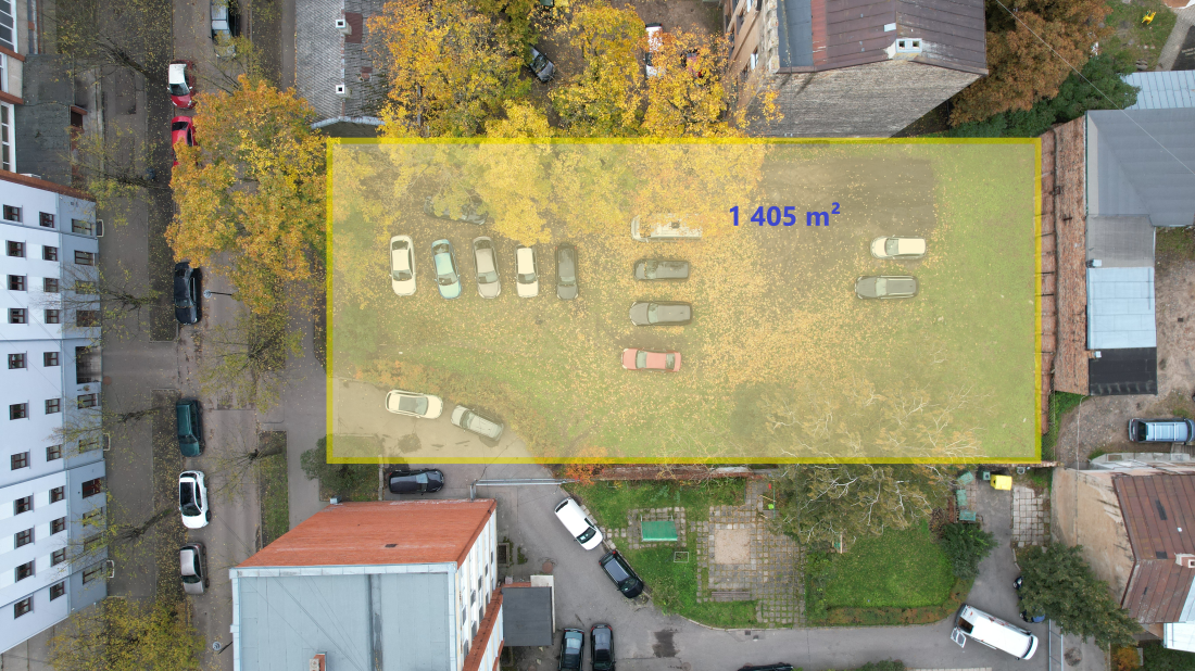 Izcelta platība 1405 kvadrātmetri ar stāvvietām.
