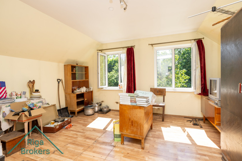 Living room with furniture and books