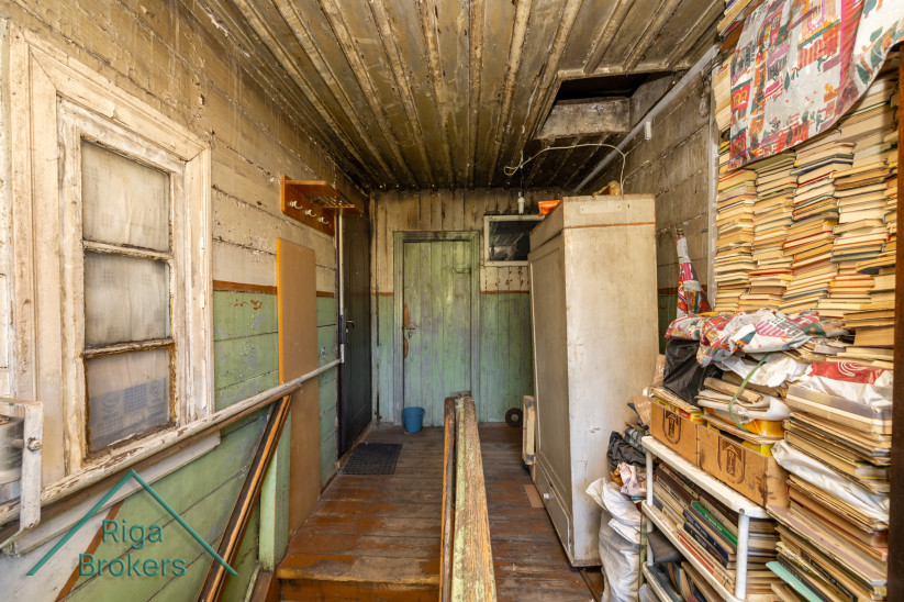  Walls and floor showing wear and tear