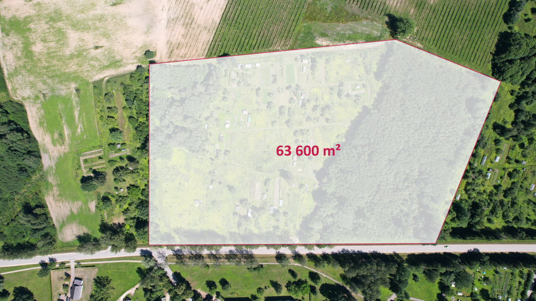 Land boundaries and area indicated.