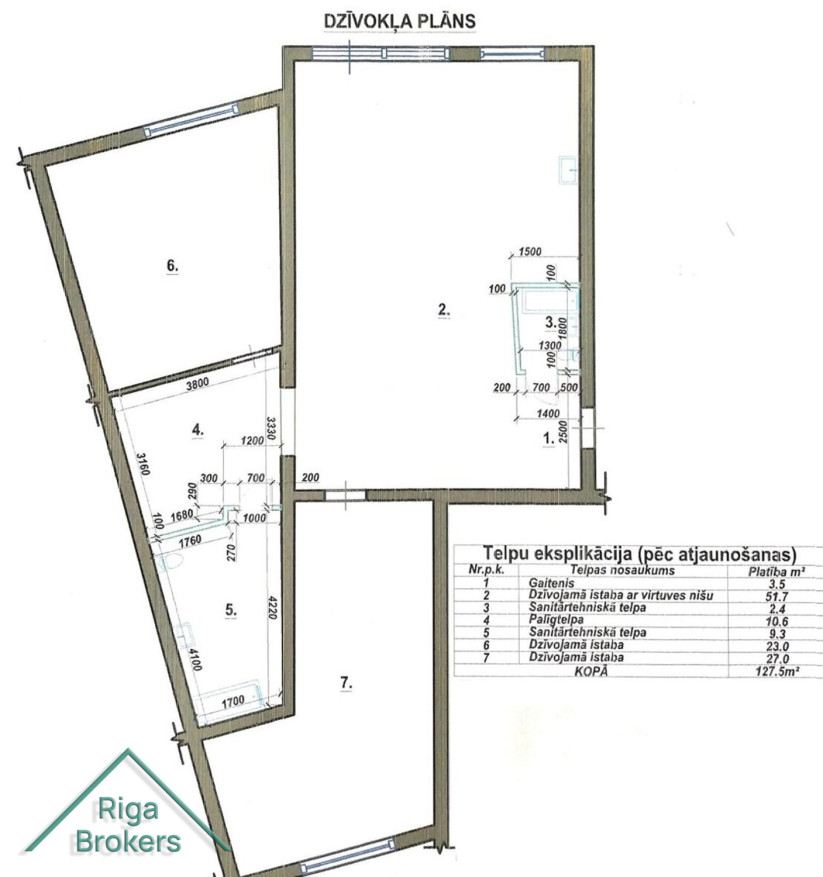 Apartment layout with room specifications.