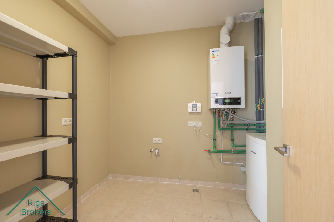 Utility room with heating system