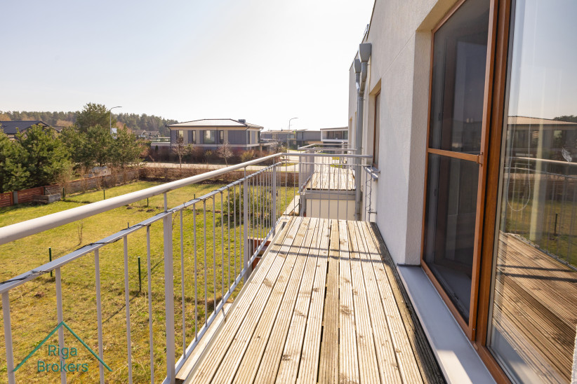 Balcony with view over garden