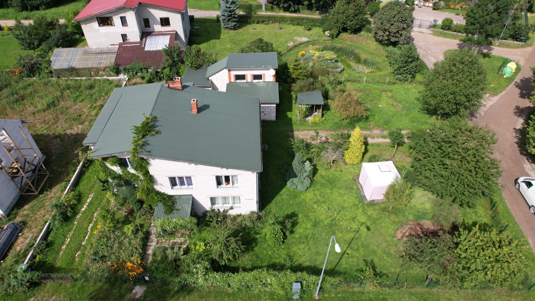 Privātmāja no putna lidojuma skata